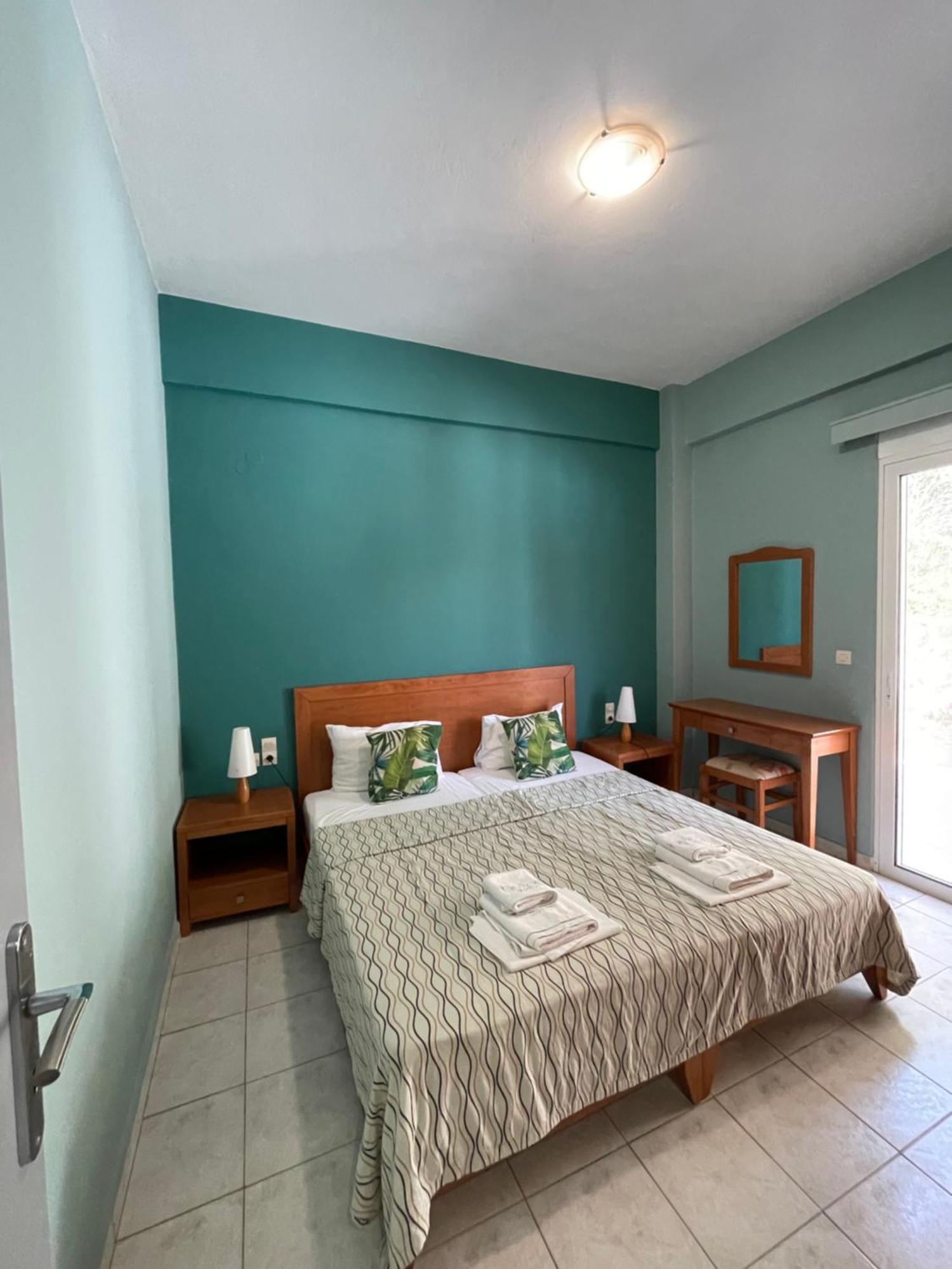 Helios Apartments Plakias Bagian luar foto
